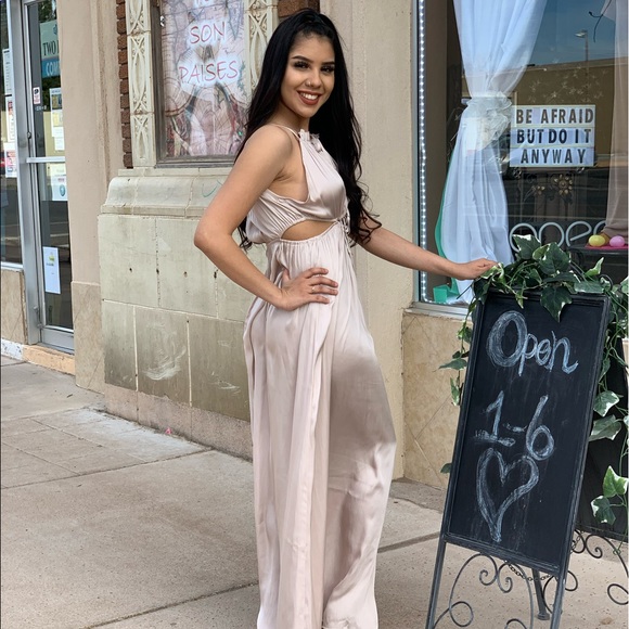 Bohemian NWT Cream Satin Sleeveless Crop Maxi Dress Size Medium - Picture 8 of 10